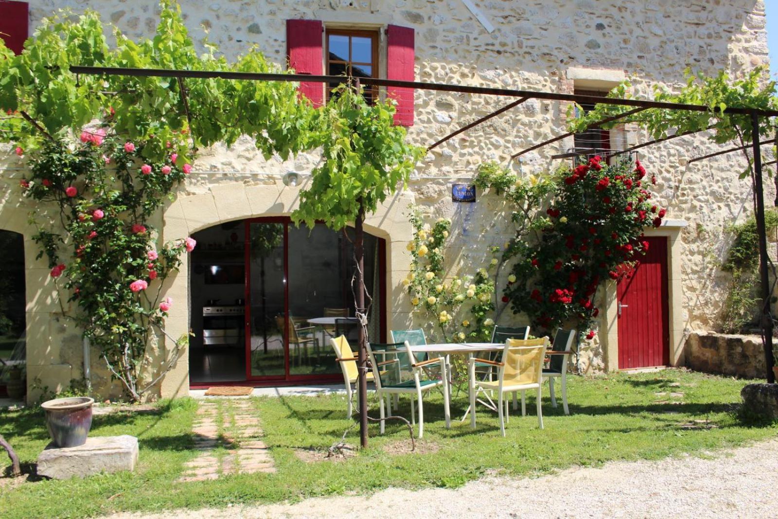 Вилла Chez Germaine Les Granges-Gontardes Экстерьер фото